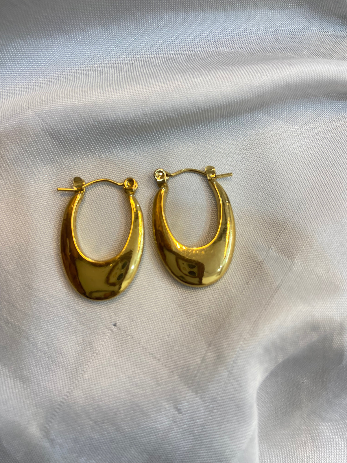 Classic Hoop Earing