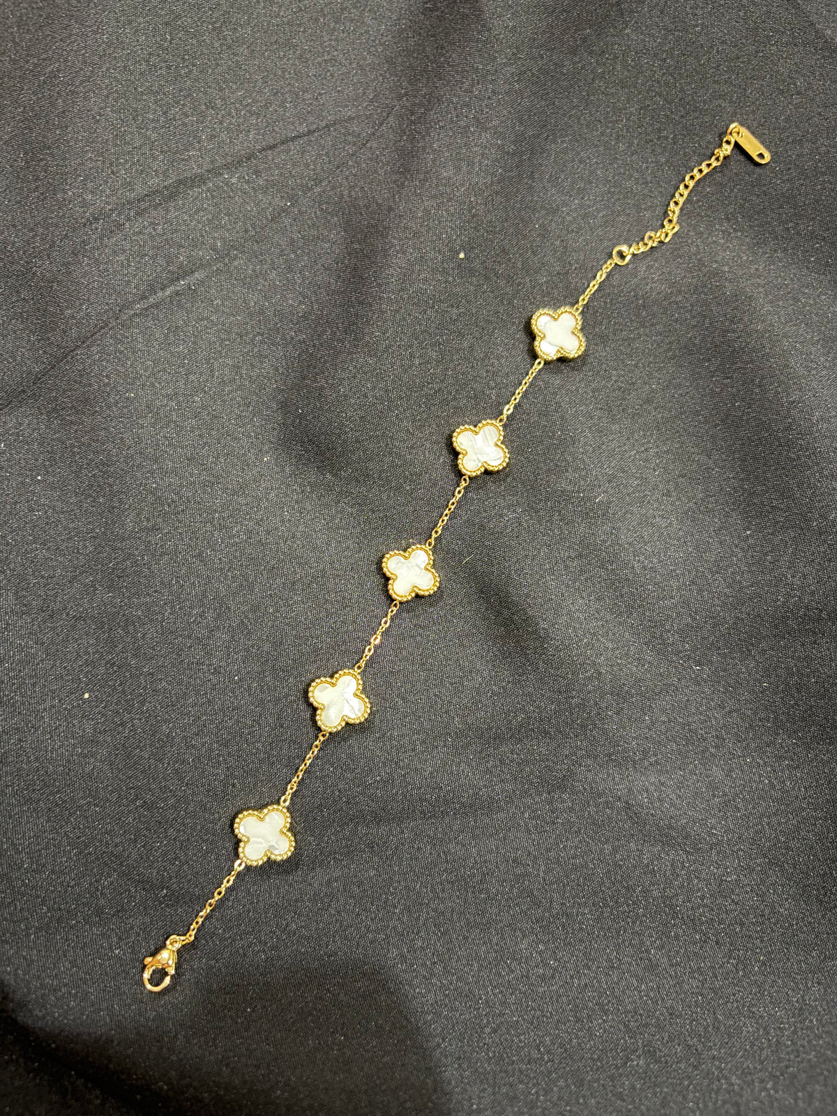 Clover Bracelet – 18K Gold Plated Anti-Tarnish Bracelet