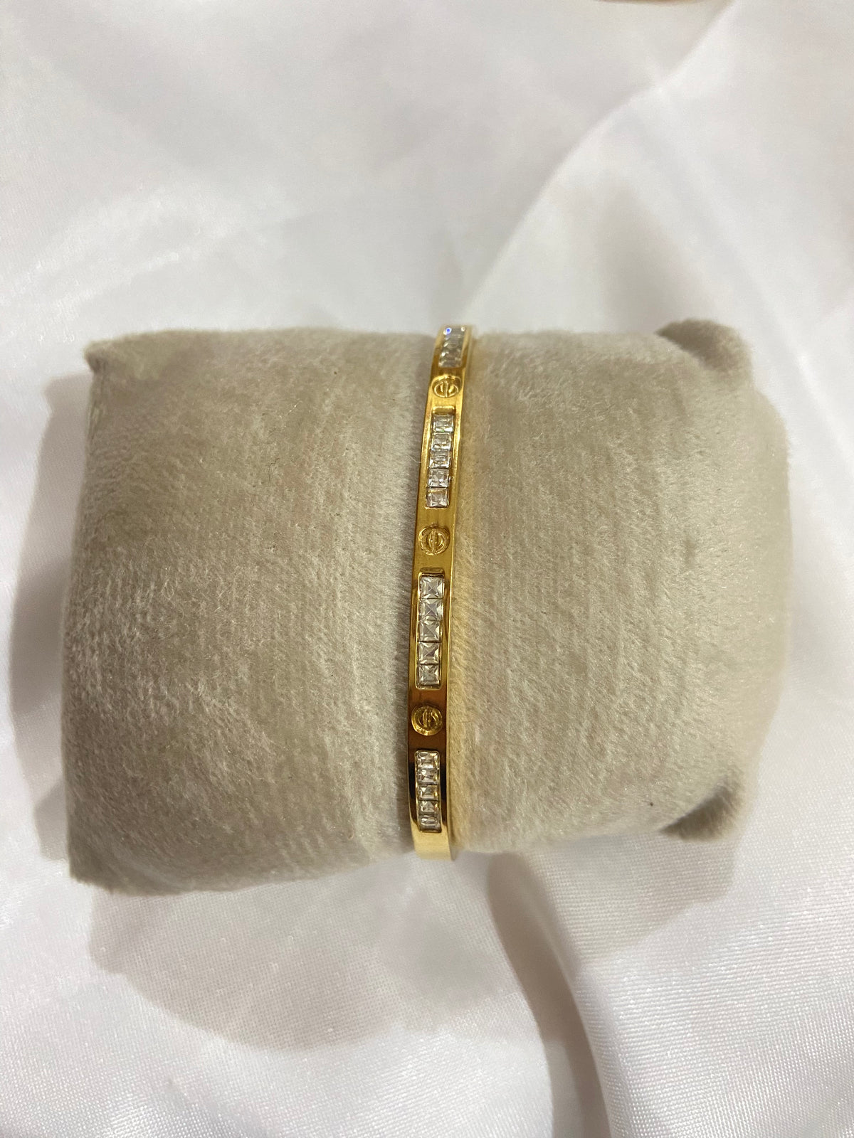 Screw Motif Crystal Bangle