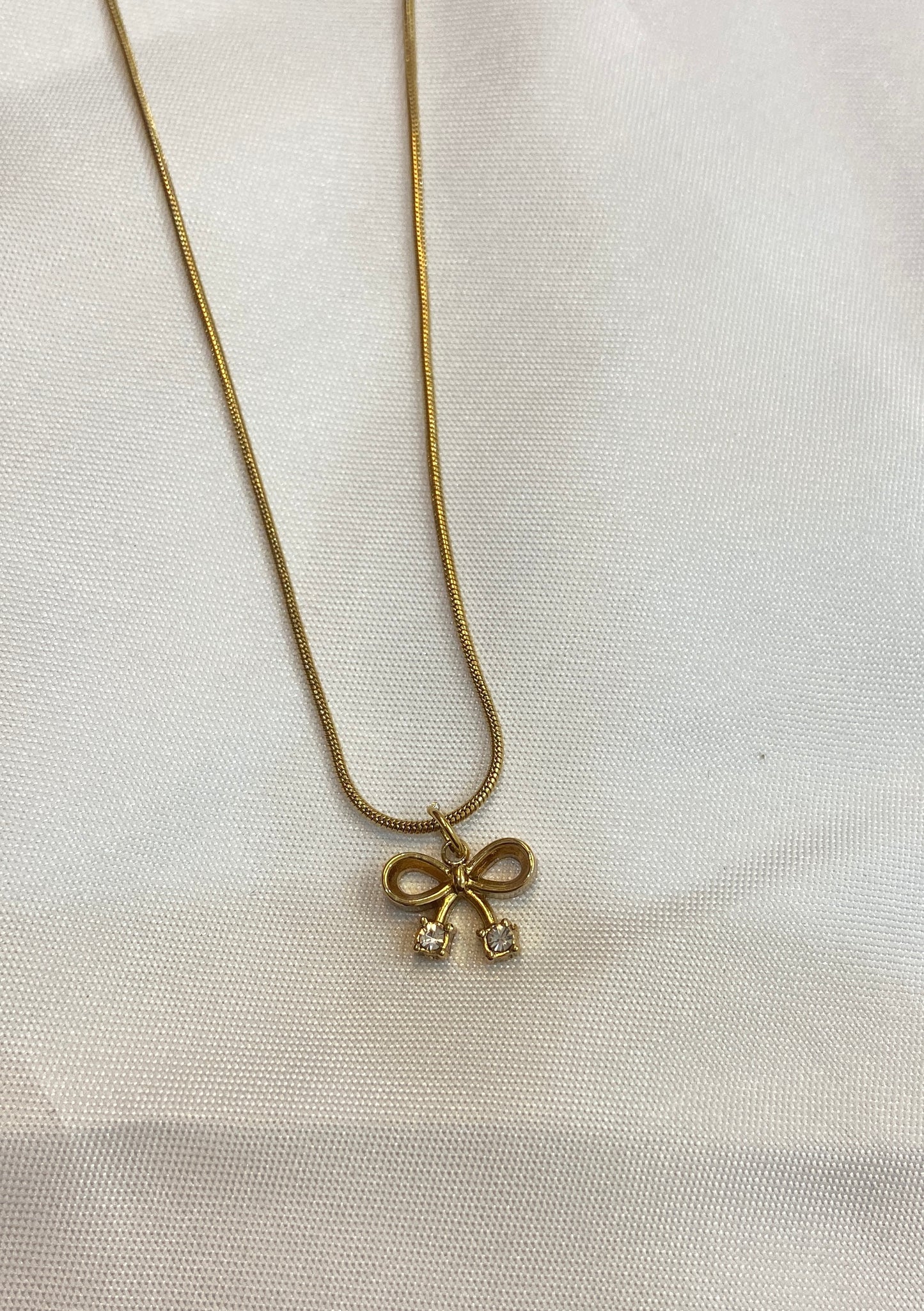 Dainty Bow Crystal Pendant Necklace