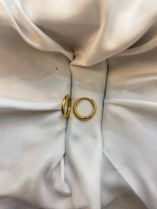 Simple hoop Earing