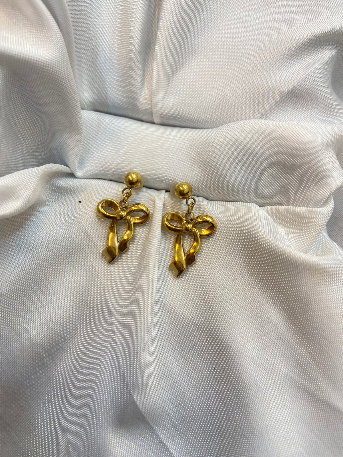 Bow Stud