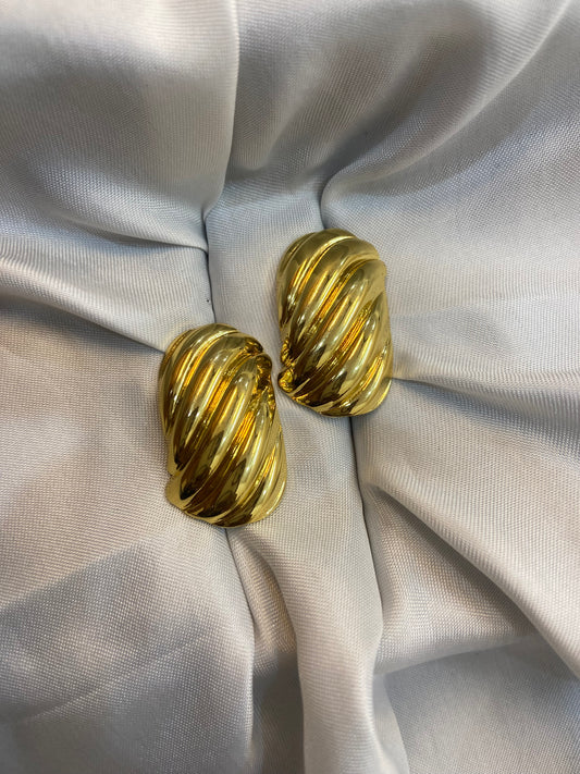 Stud Earing