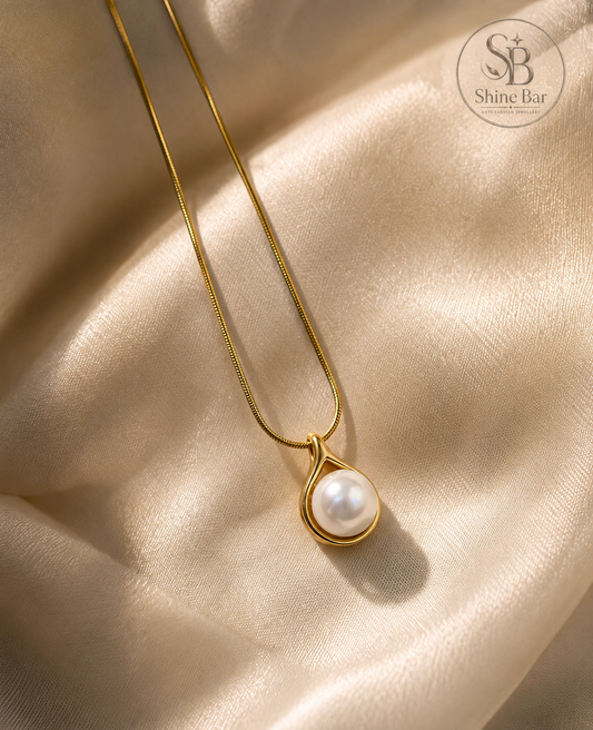 Pearl Drop Pendant Necklace