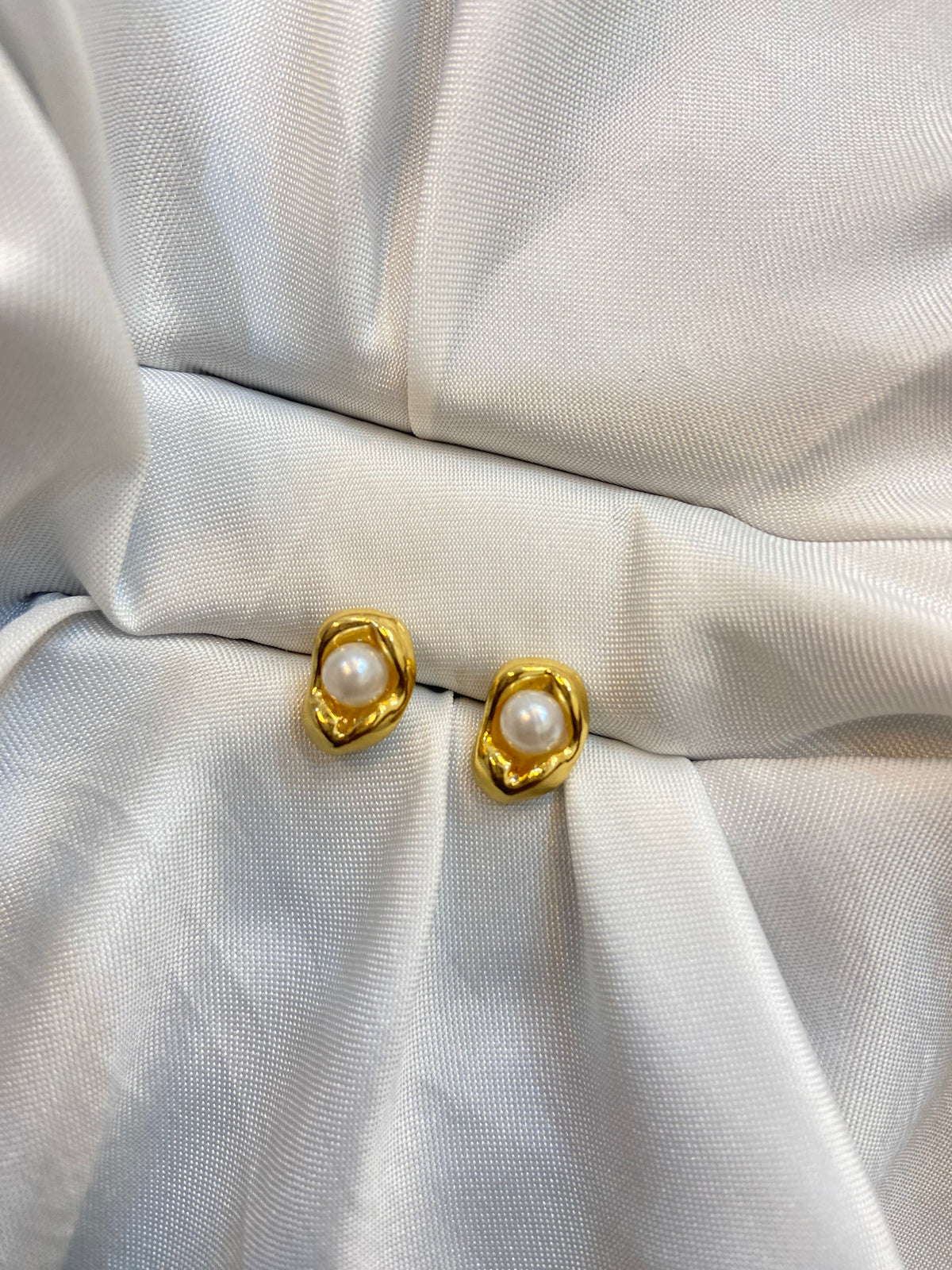 Stud Earing